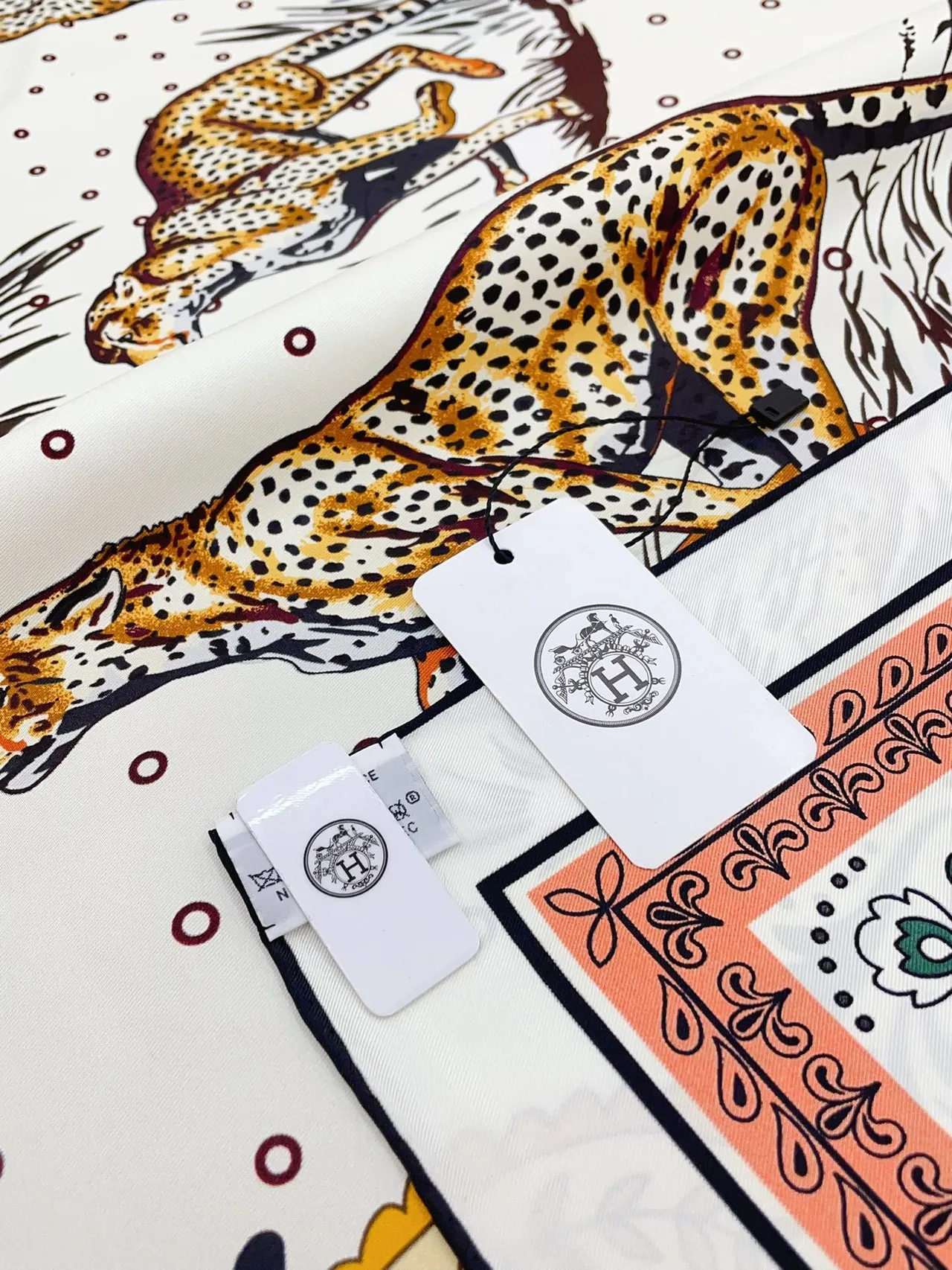 Hermès Lenço de seda branco laranja impresso quadrado 8