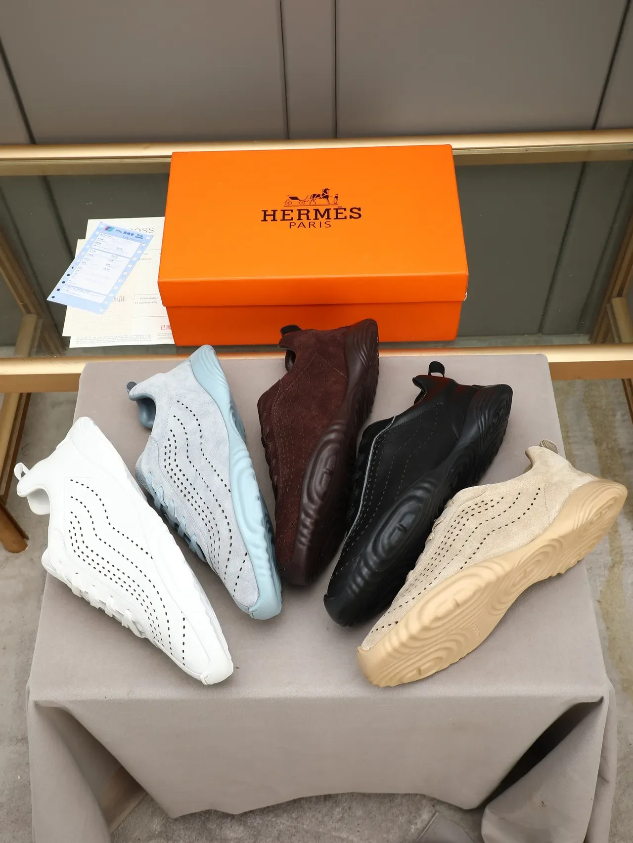 Hermès Sneaker Blanc Perforé Wave-Sole Lifestyle 2