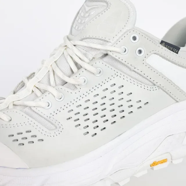 Hoka Trail Sneaker सफेद और हल्का भूरा जीवनशैली स्नीकर्स 6