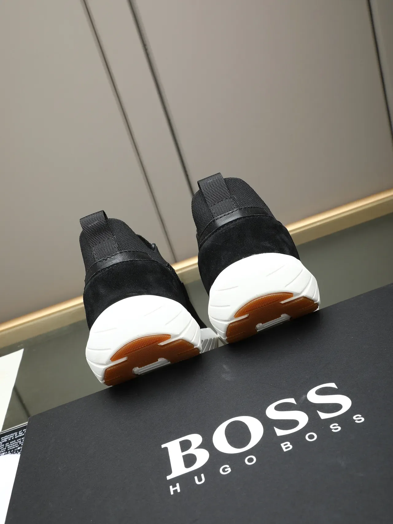 Hugo Boss 黑色针织生活方式运动鞋 4