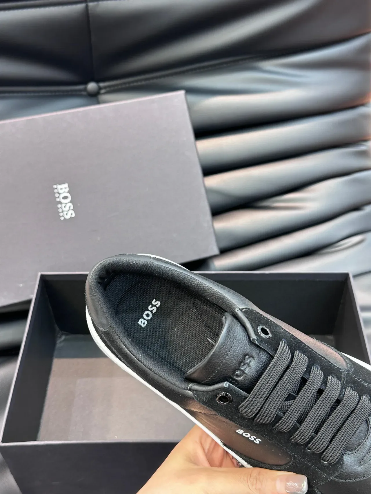 Hugo Boss Tênis Lifestyle Pretos de Couro e Camurça 3