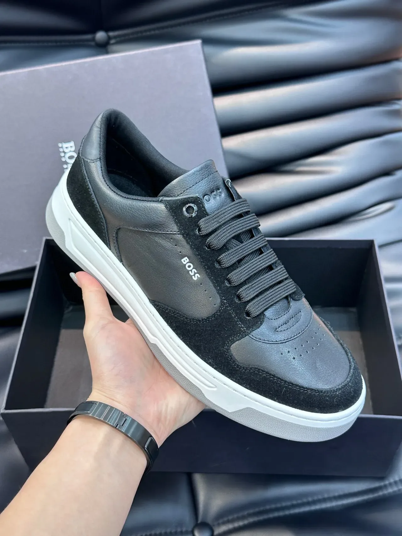 Hugo Boss Tênis Lifestyle Pretos de Couro e Camurça 5