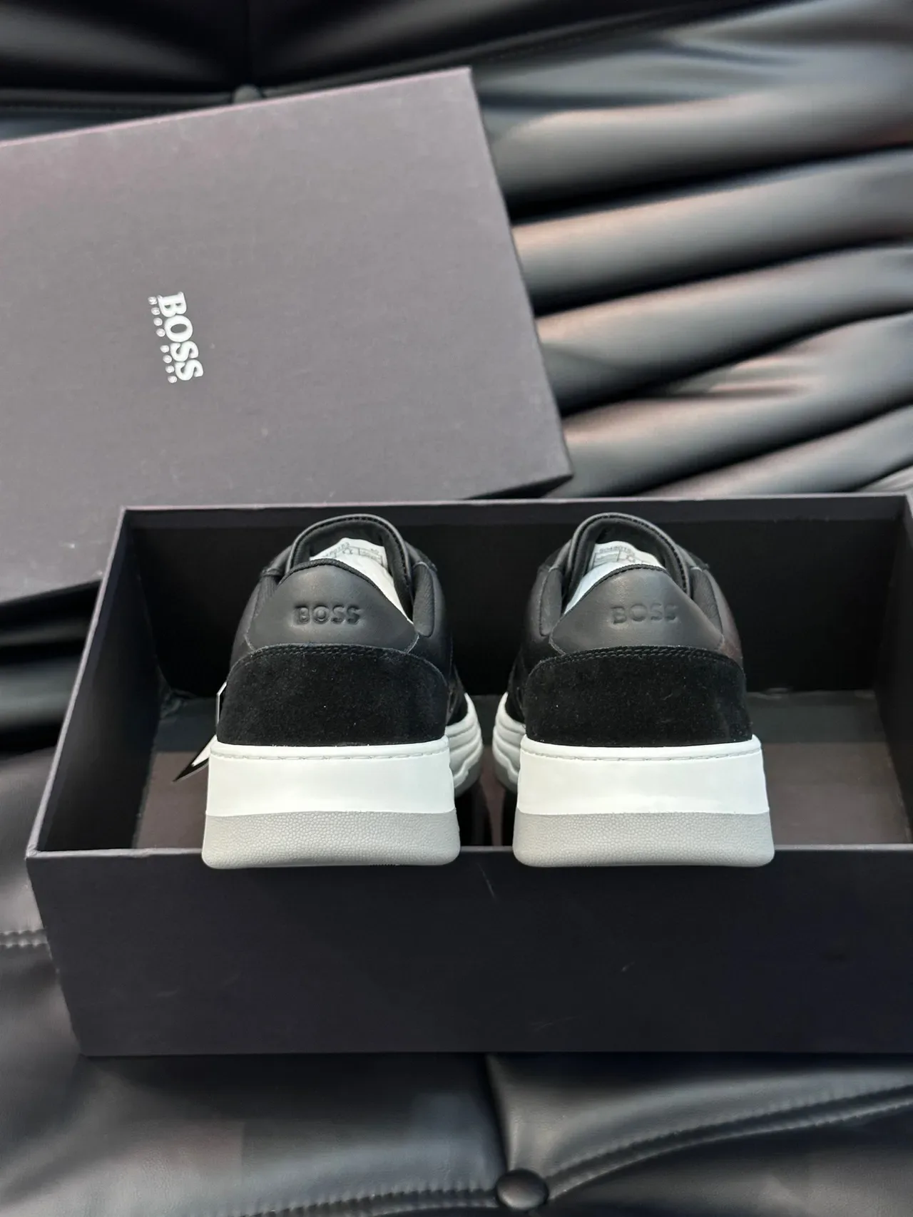 Hugo Boss Tênis Lifestyle Pretos de Couro e Camurça 6