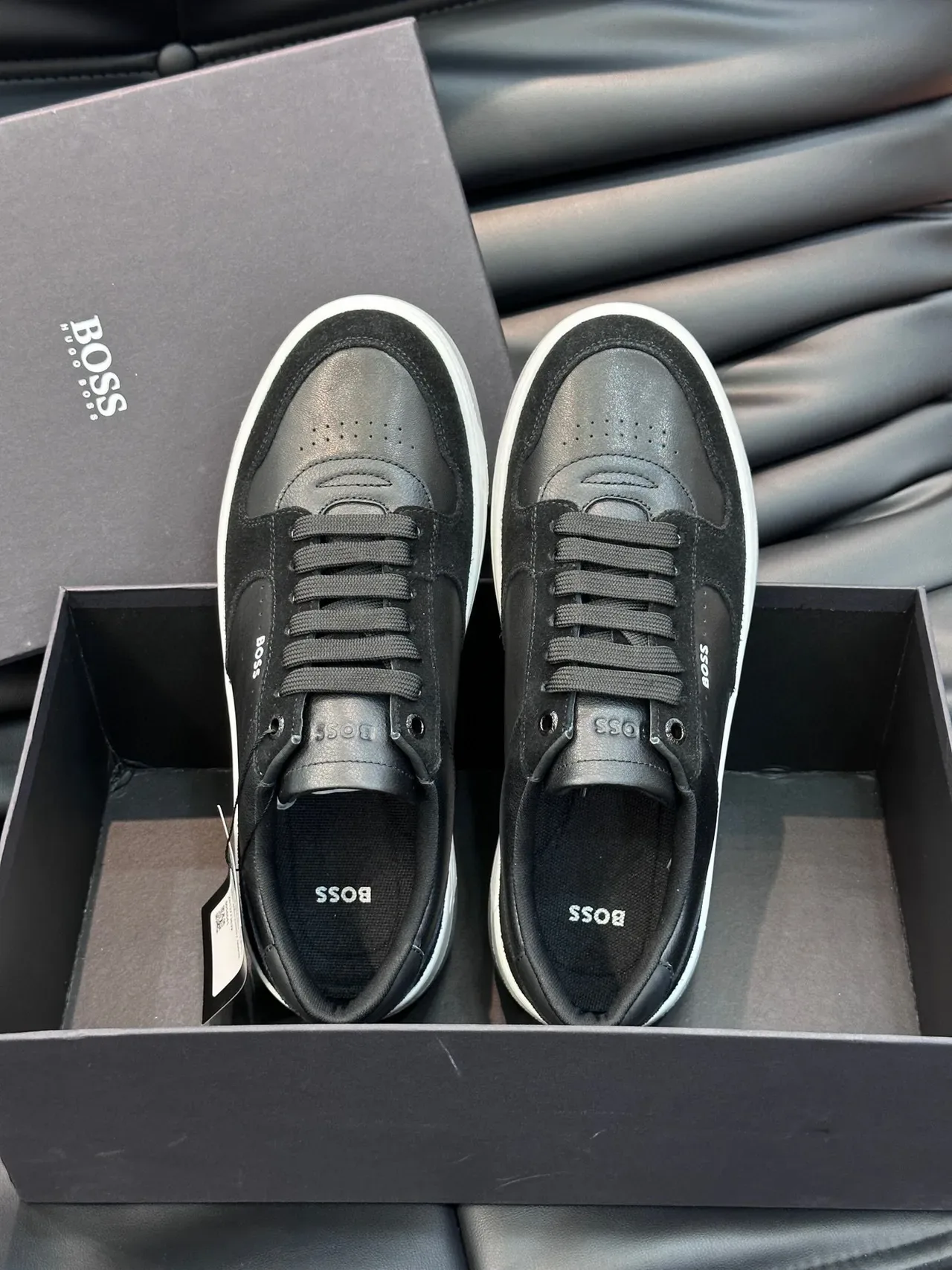 Hugo Boss Tênis Lifestyle Pretos de Couro e Camurça 7