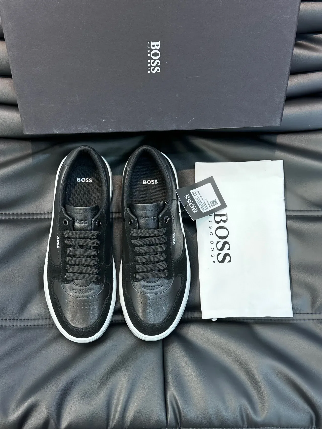 Hugo Boss Tênis Lifestyle Pretos de Couro e Camurça 8