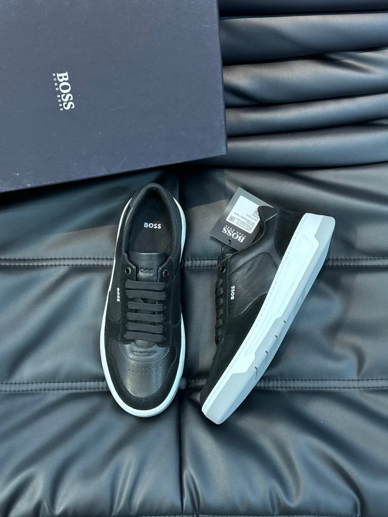 Hugo Boss Tênis Lifestyle Pretos de Couro e Camurça 9