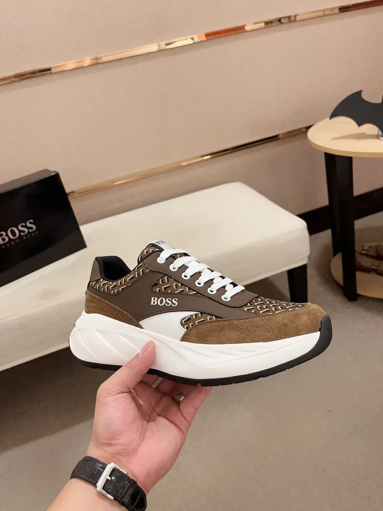 Hugo Boss Zapatillas Chunky Marrón y Blanco Monogrammed Textil Suede Overlays 4