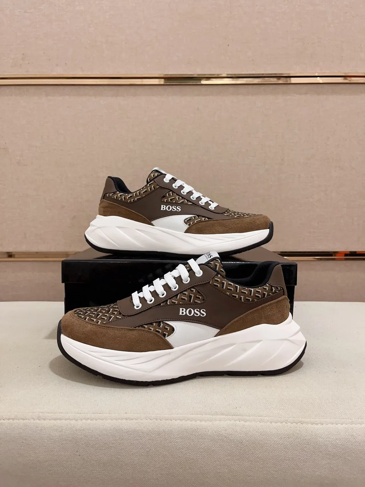 Hugo Boss Zapatillas Chunky Marrón y Blanco Monogrammed Textil Suede Overlays 6