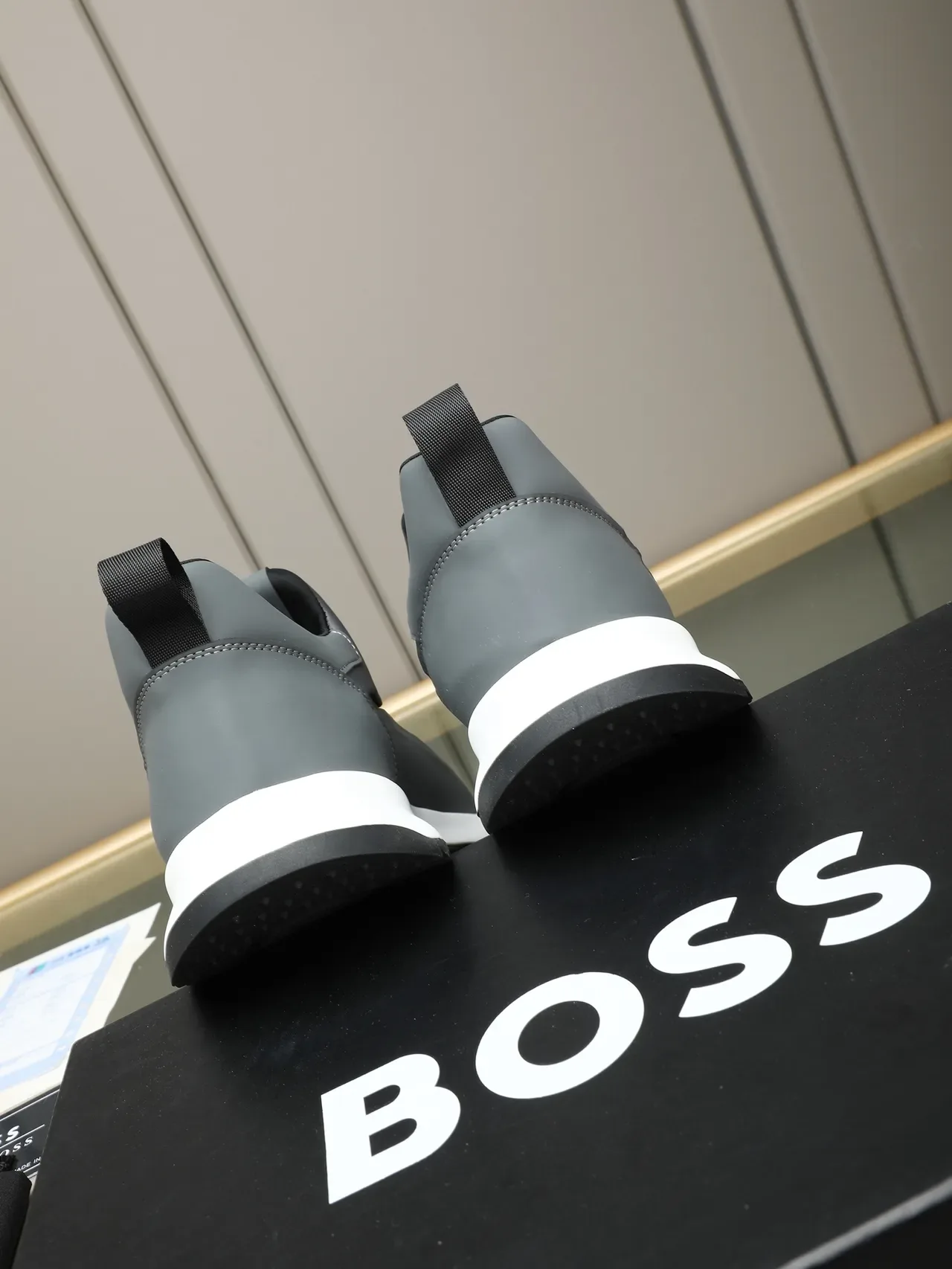 Hugo Boss ग्रे स्लिप-ऑन लाइफस्टाइल स्नीकर 3