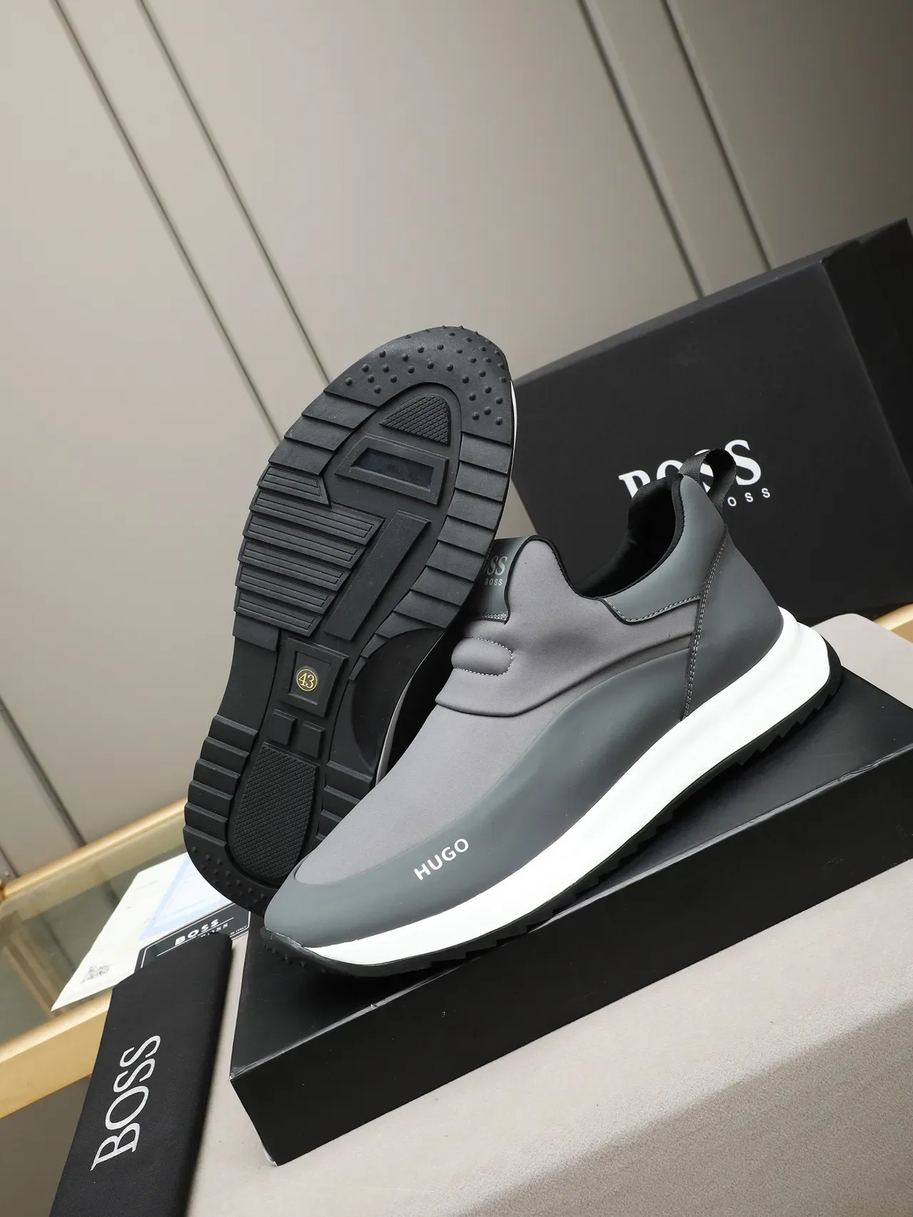 Hugo Boss ग्रे स्लिप-ऑन लाइफस्टाइल स्नीकर 4