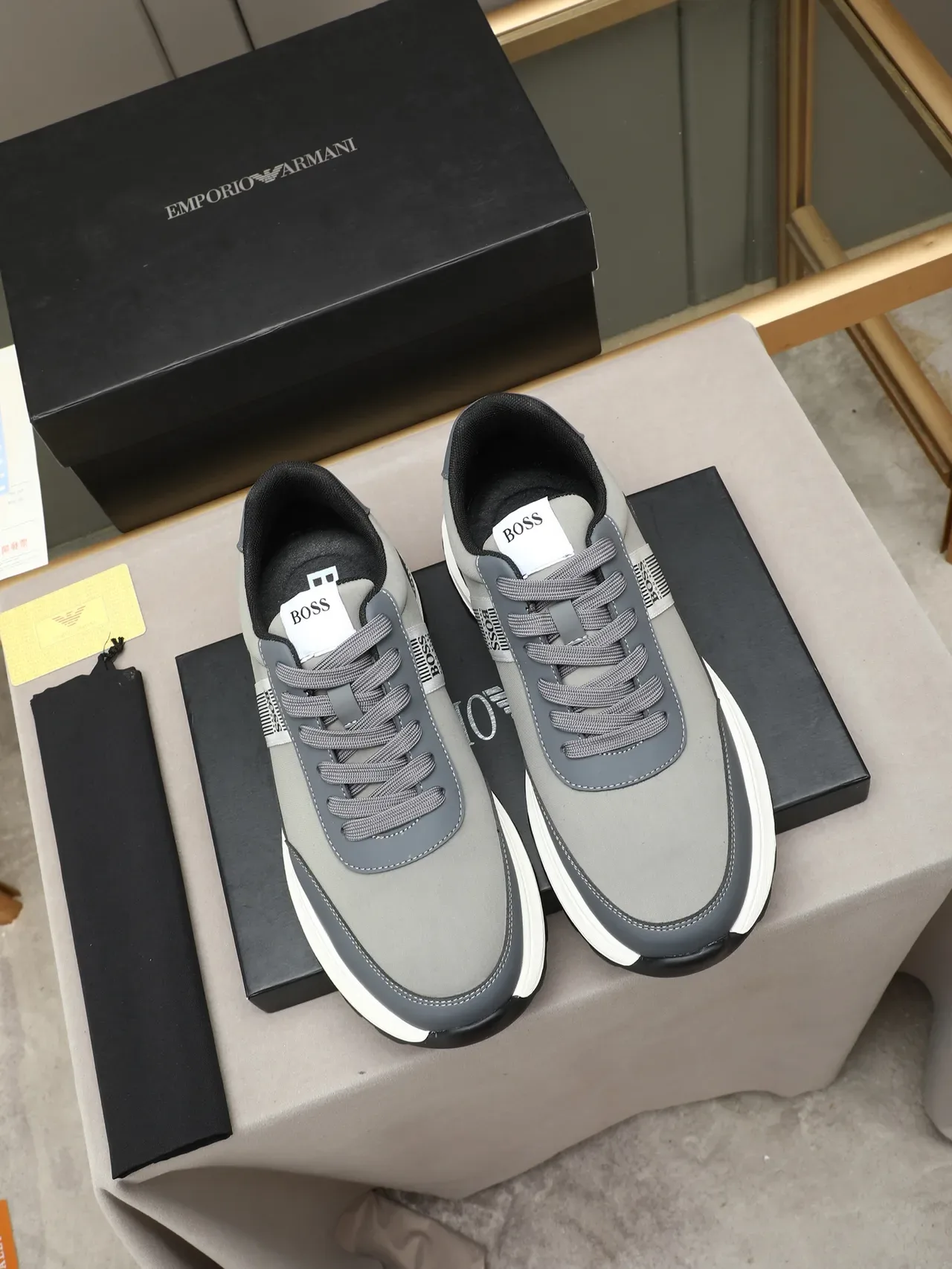Hugo Boss Gris Blanco Zapatillas Low-Top Modernas Sintéticas 3