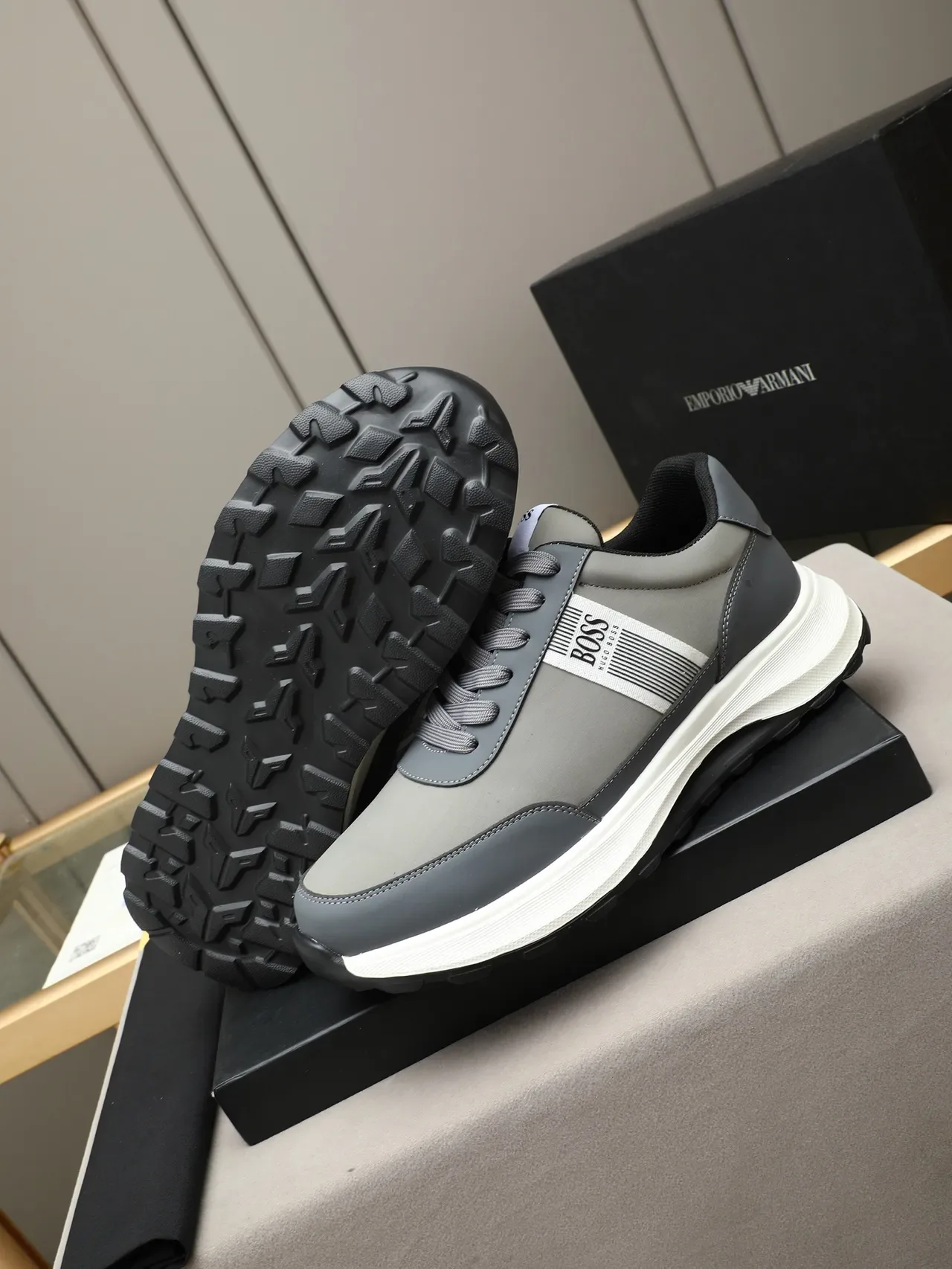 Hugo Boss Gris Blanco Zapatillas Low-Top Modernas Sintéticas 5