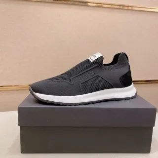 Hugo Boss 针织一脚穿黑色和白色生活方式运动鞋