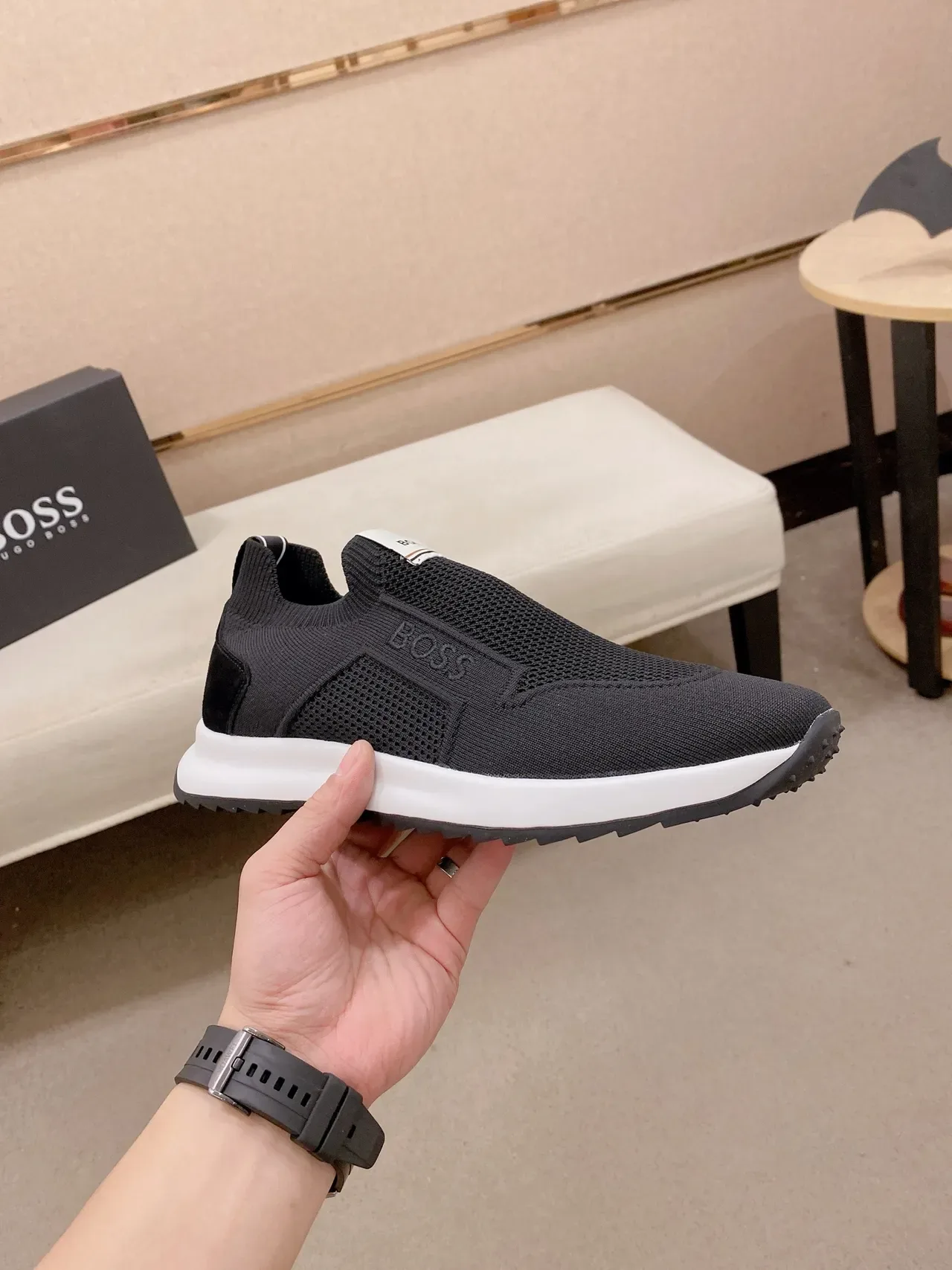 Hugo Boss Tênis Lifestyle Slip-On de Malha Preto e Branco 4