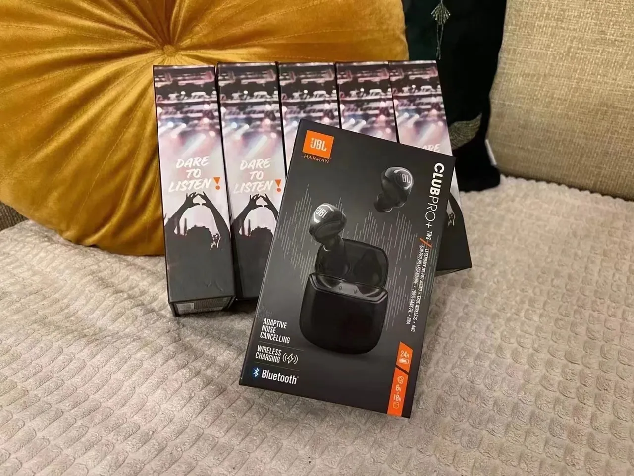 JBL CLUB PRO+ TWS काला लाल चमकदार चुंबकीय चार्जिंग केस TWS इयरबड्स 2