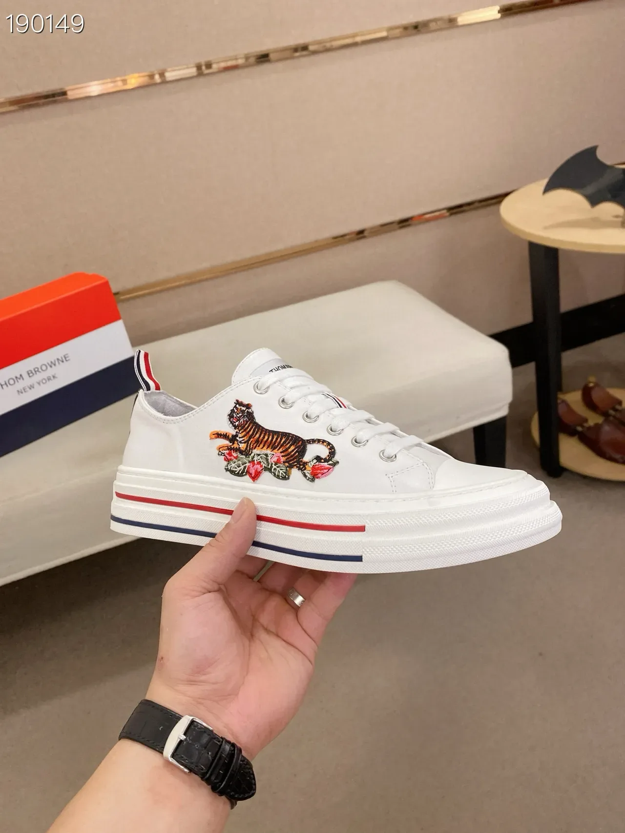 Kenzo Tiger حذاء رياضي أبيض مطرز نمط حياة 6