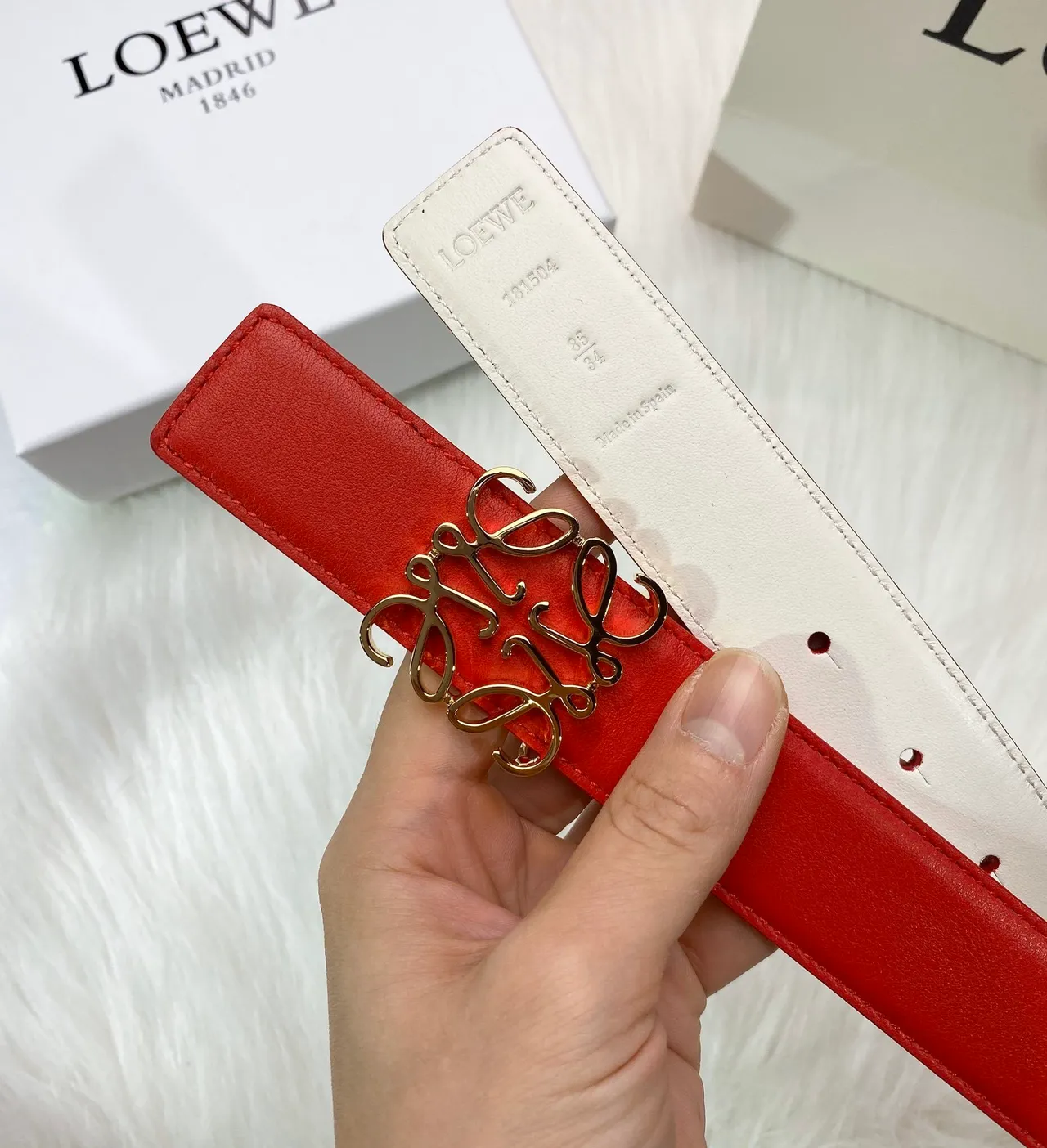Loewe Anagram Ceinture Rouge Or Attache Lisse Cuir 8