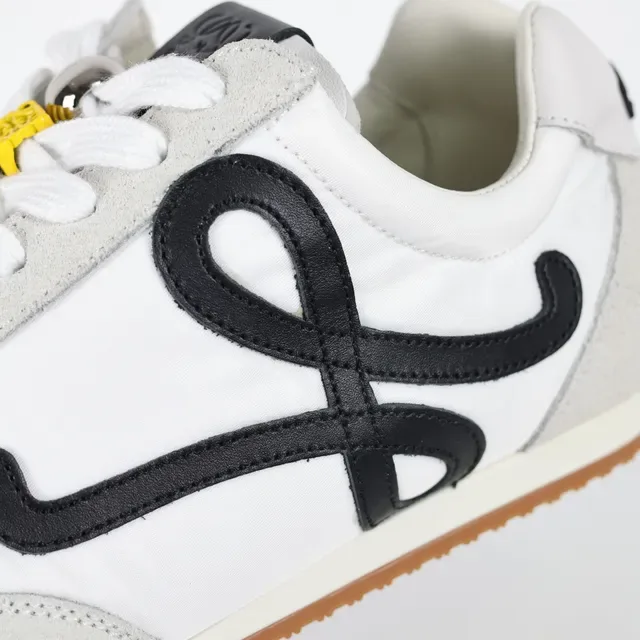 Loewe Flow Runner 白色灰色黑色 Gum 生活方式运动鞋 6