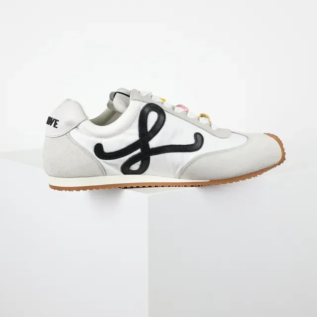 Loewe Flow Runner 白色灰色黑色 Gum 生活方式运动鞋 7