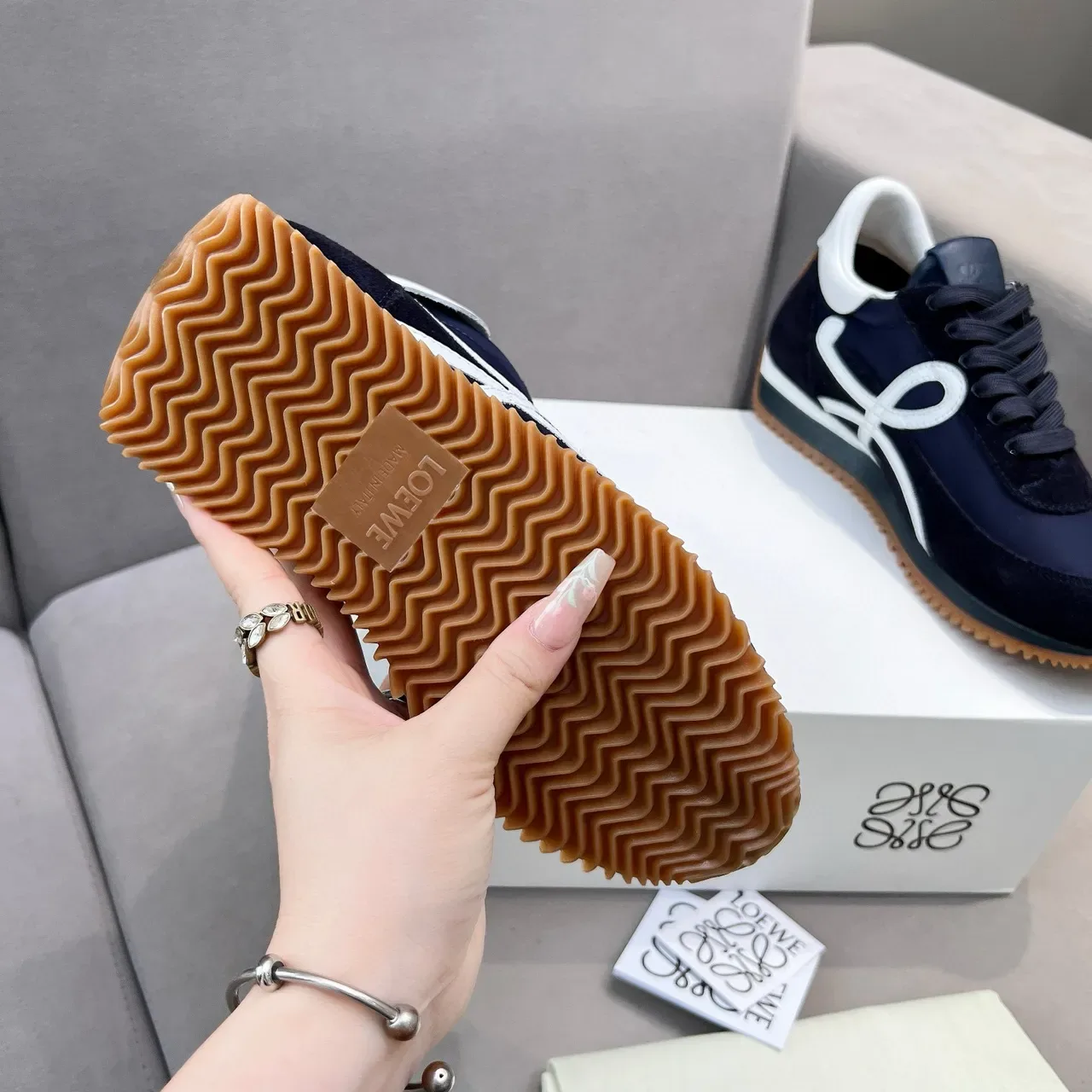 Loewe Azul Marino Blanco Azul Camurça E Nylon Superior Anagram Logo Panel Lateral Estilo de Vida Sneakers 4