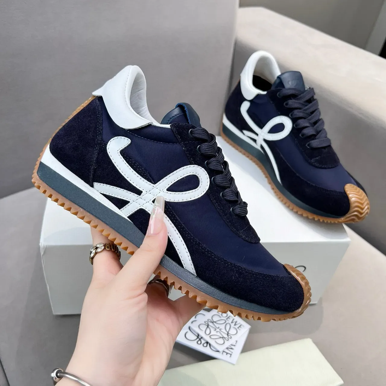 Loewe Azul Marino Blanco Azul Camurça E Nylon Superior Anagram Logo Panel Lateral Estilo de Vida Sneakers 6