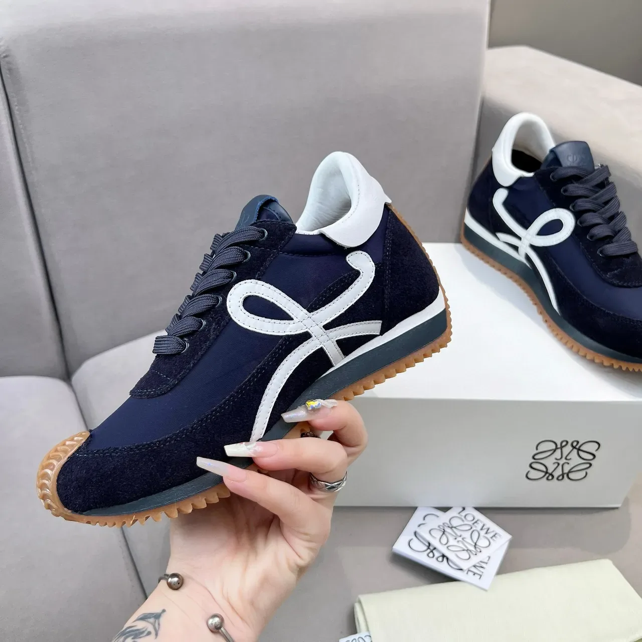 Loewe Azul Marino Blanco Azul Camurça E Nylon Superior Anagram Logo Panel Lateral Estilo de Vida Sneakers 8