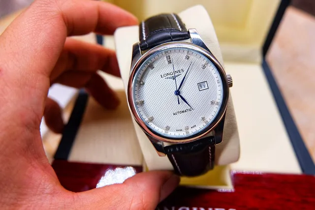 Longines काला चांदी स्टेनलेस स्टील केस सफेद गिलोशे डायल यांत्रिक घड़ी 4