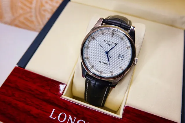 Longines काला चांदी स्टेनलेस स्टील केस सफेद गिलोशे डायल यांत्रिक घड़ी 5