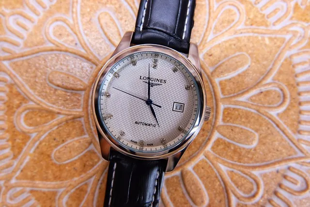 Longines काला चांदी स्टेनलेस स्टील केस सफेद गिलोशे डायल यांत्रिक घड़ी 7