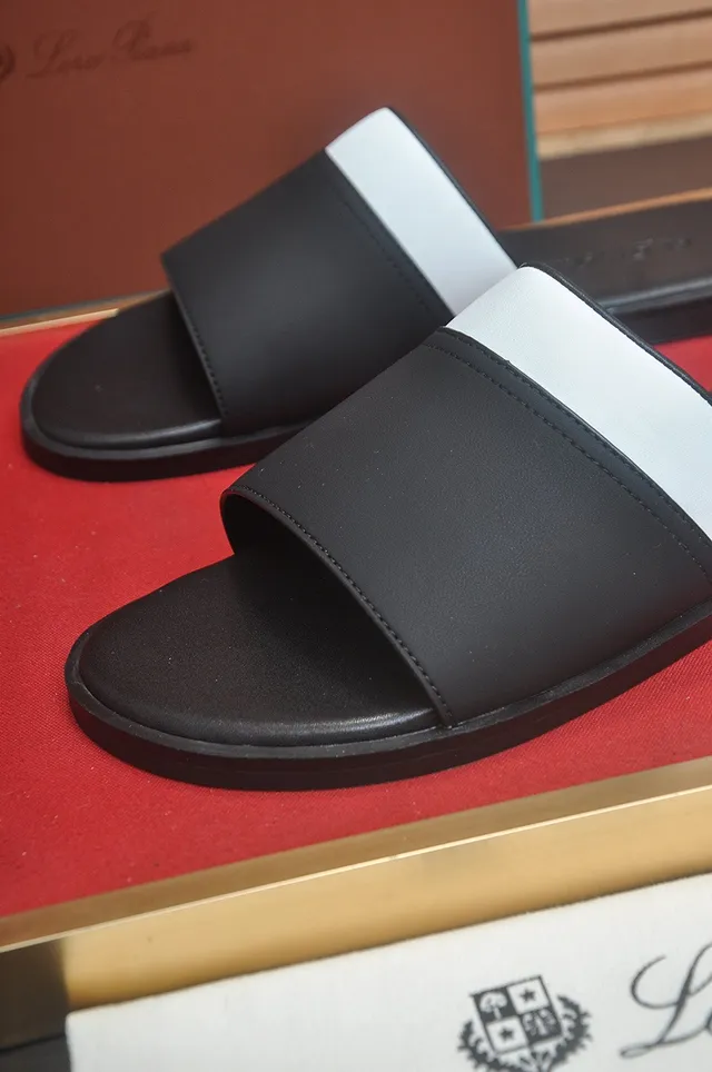 Loro Piana Zapatillas negras y blancas con tiras contrastantes 9