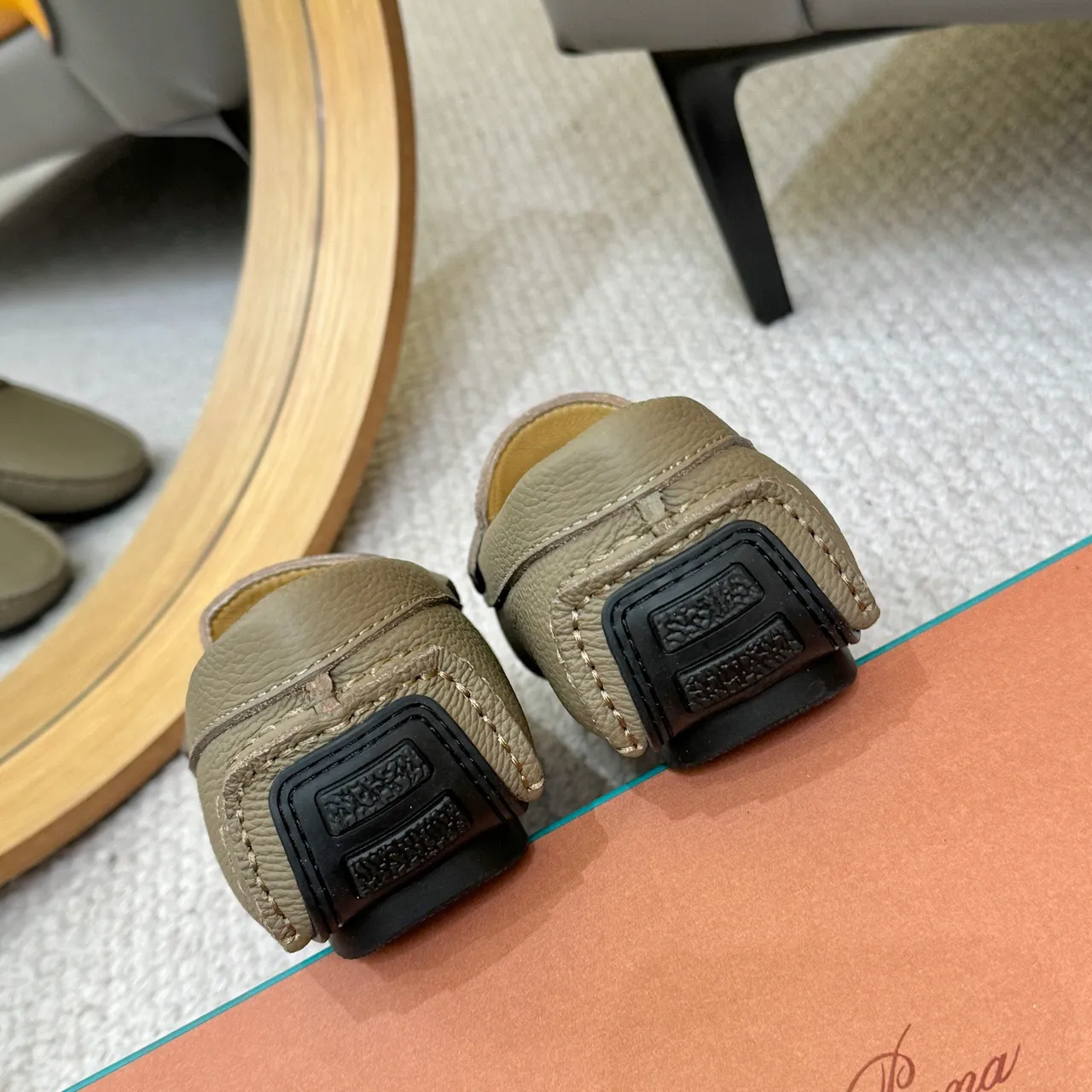 Loro Piana LP Dote Walk 橄榄绿粒面皮革乐福鞋 9
