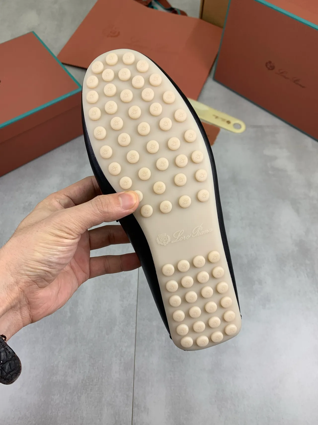 Loro Piana Penny Loafer Mocassins Pretos de Couro Liso 3