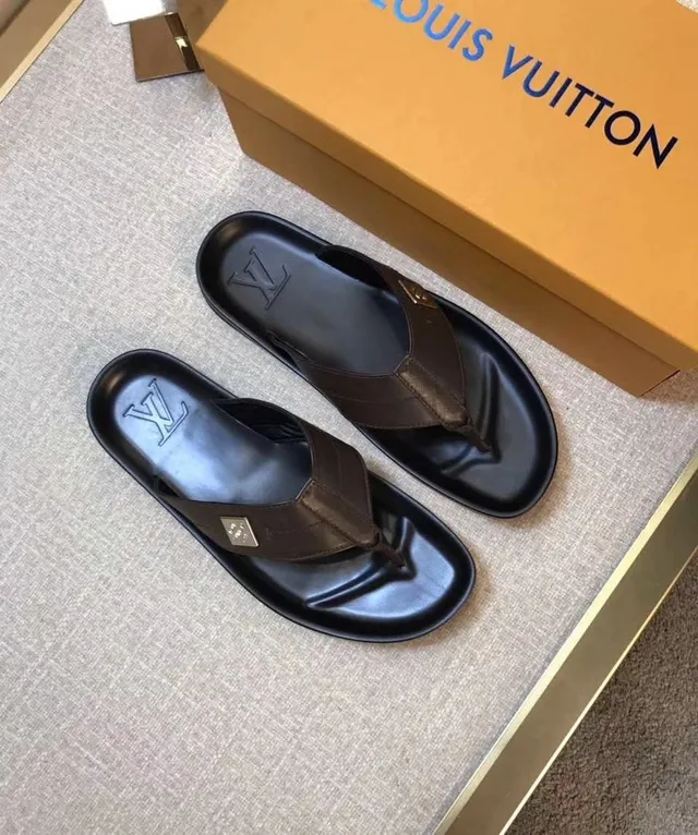 Louis Vuitton نعال جلدية بشريط تدليل أسود وبني مع قاعدة مطاطرة مولدة 5