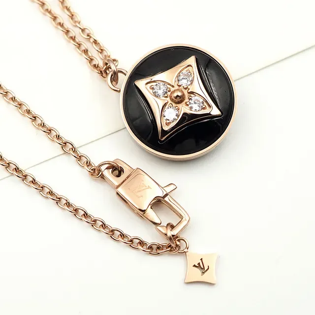 Louis Vuitton Collier avec Pendentif Géométrique Noir et Or en Couches 2
