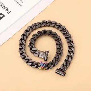 Louis Vuitton Colar Preto Multicolorido Matte Corrente Curb-Link Links Gravados