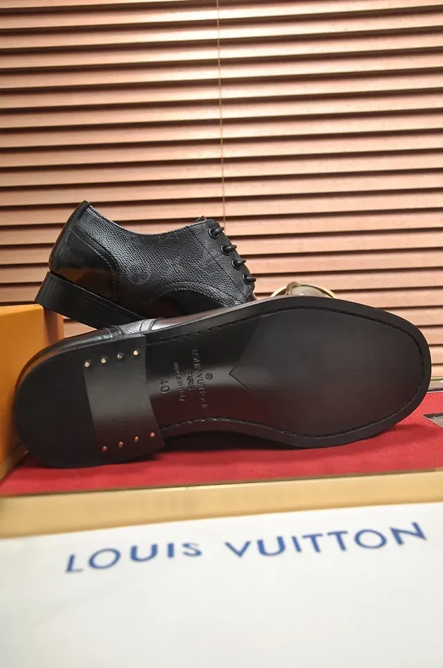 Louis Vuitton काला पैटेंट और मोनोग्राम चमड़ा ऑक्सफोर्ड जूते 3