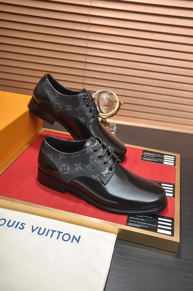 Louis Vuitton काला पैटेंट और मोनोग्राम चमड़ा ऑक्सफोर्ड जूते 4