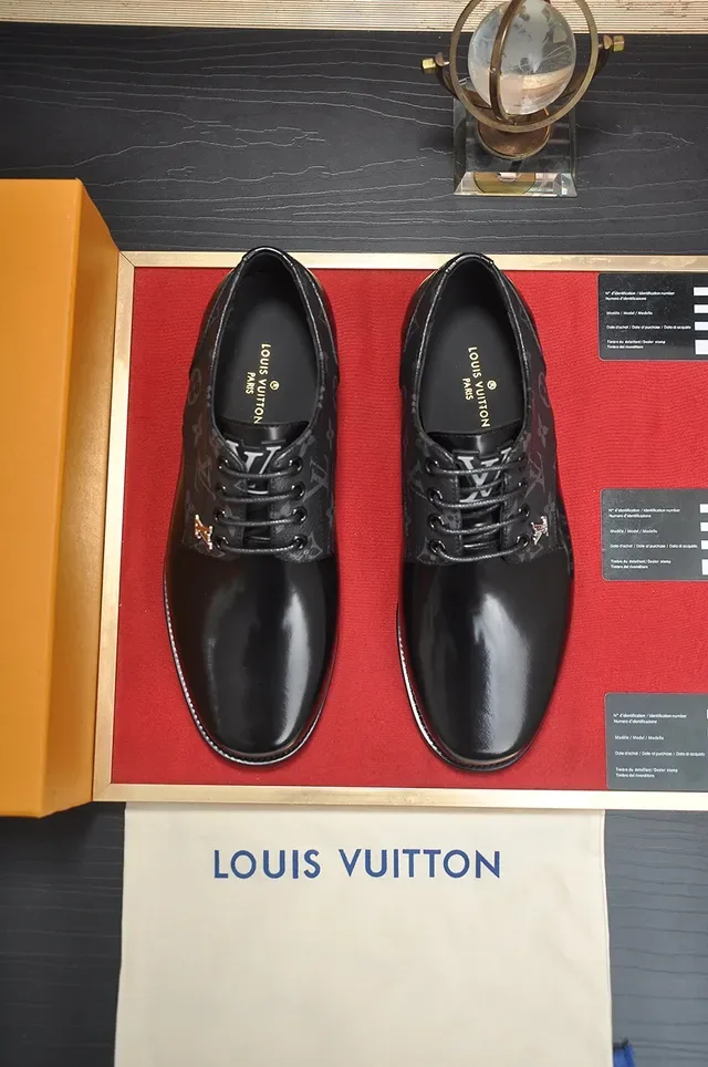 Louis Vuitton काला पैटेंट और मोनोग्राम चमड़ा ऑक्सफोर्ड जूते 5