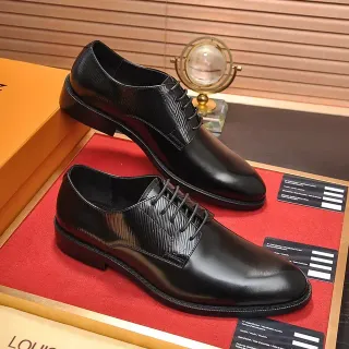 Louis Vuitton Chaussures Oxford Cap-Toe en Cuir Patenté et Texturé Noir