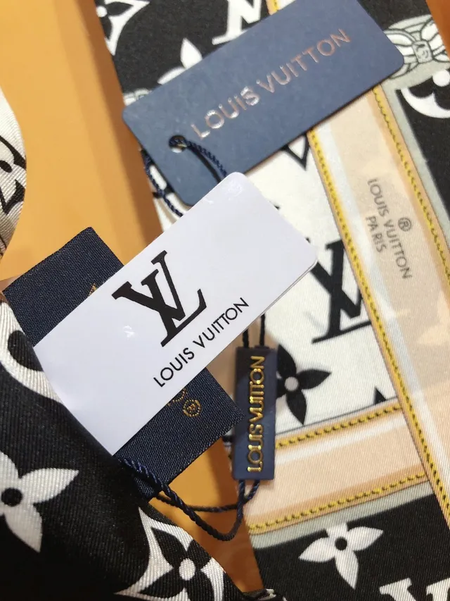 Louis Vuitton Preto e Branco Motivo de Corrente Impresão Monograma Cachecol de Seda 5