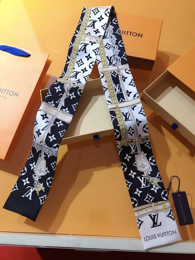 Louis Vuitton Preto e Branco Motivo de Corrente Impresão Monograma Cachecol de Seda 6