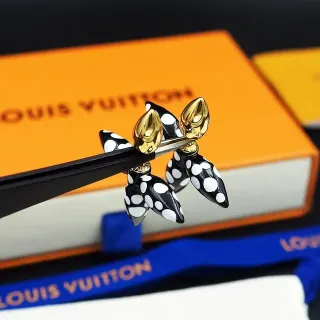 Louis Vuitton Preto Branco Spiked Enamel Polka-Dot Brincos