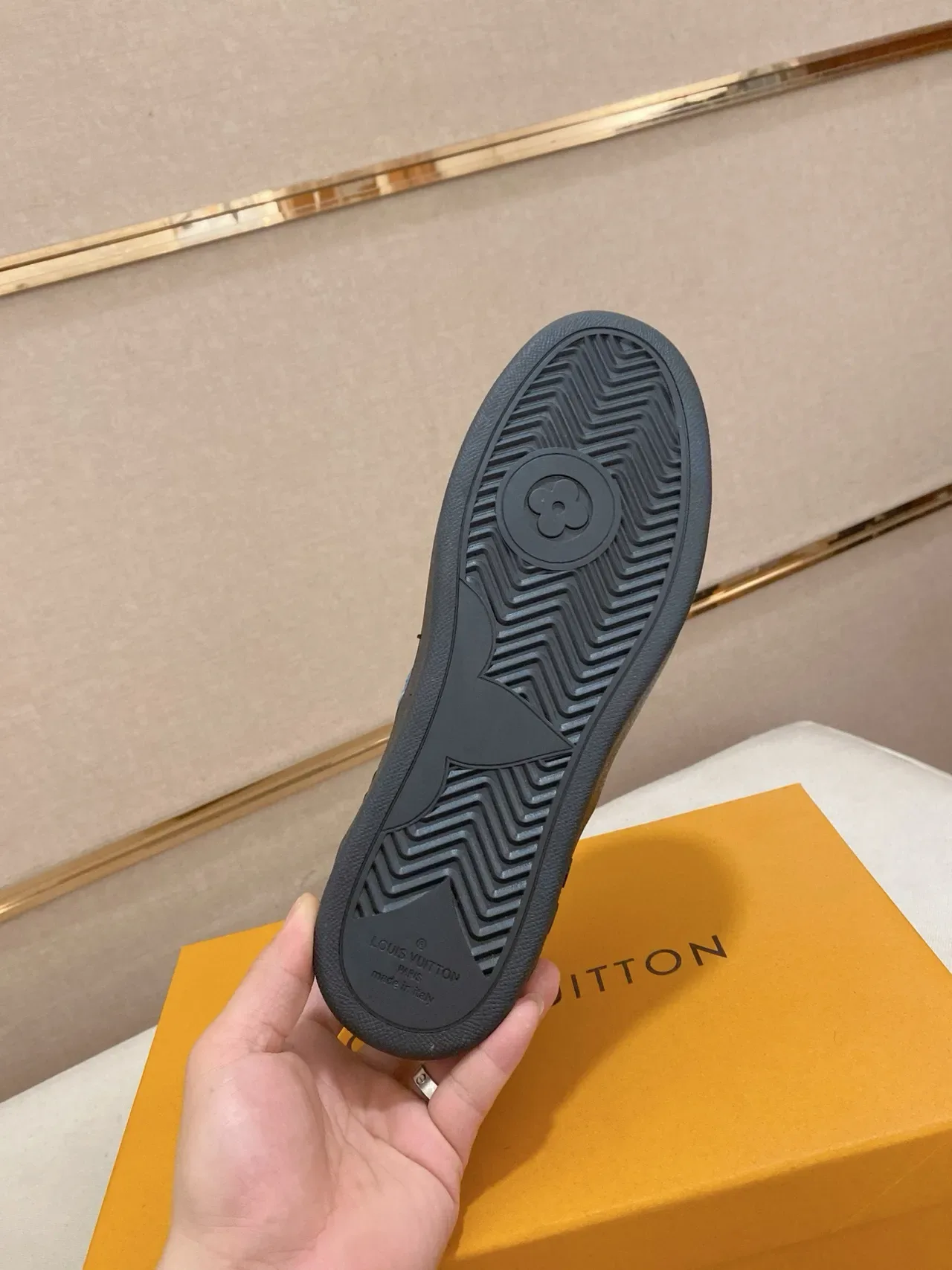 Louis Vuitton নীল কালো মোনোগ্রাম-প্রিন্ট টেক্সটাইল লো-টপ লেস-আপ লাইফস্টাইল স্নিকার্স 3
