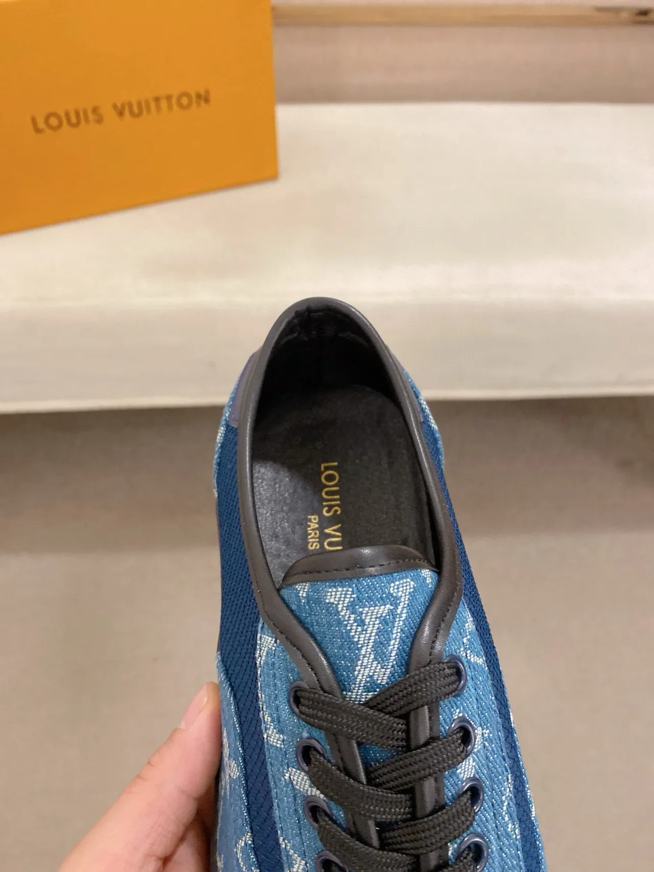 Louis Vuitton নীল কালো মোনোগ্রাম-প্রিন্ট টেক্সটাইল লো-টপ লেস-আপ লাইফস্টাইল স্নিকার্স 5