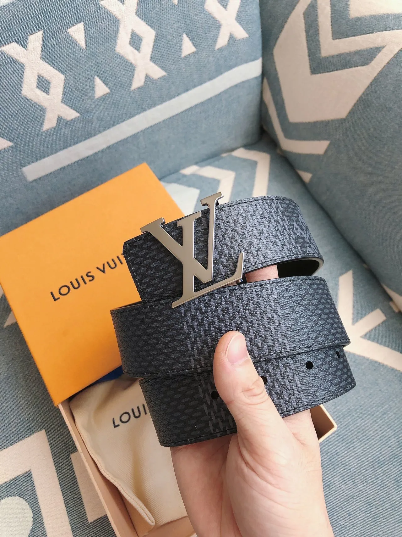 Louis Vuitton Blue Silver Textured LV Monogram Buckle Leather Belt 3