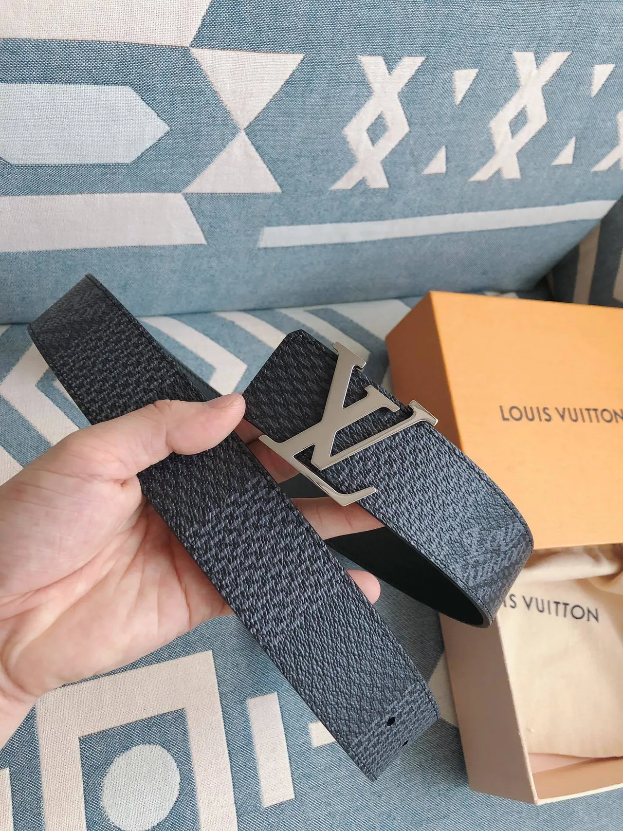 Louis Vuitton Blue Silver Textured LV Monogram Buckle Leather Belt 7