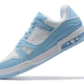 Louis Vuitton Zapatillas Lifestyle Azul y Blanco Construcción Sintético y Cuero en Capas Panel Monograma Embossado