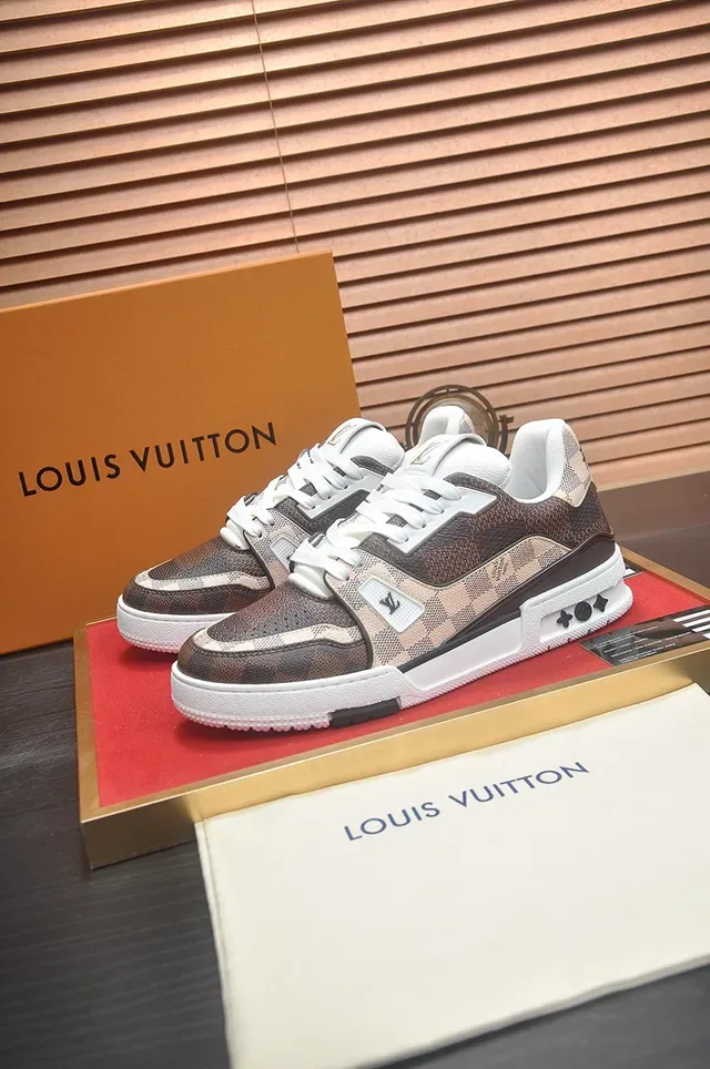 Louis Vuitton Marron Beige Low-Top Monogram-Print Lifestyle Sneakers 3