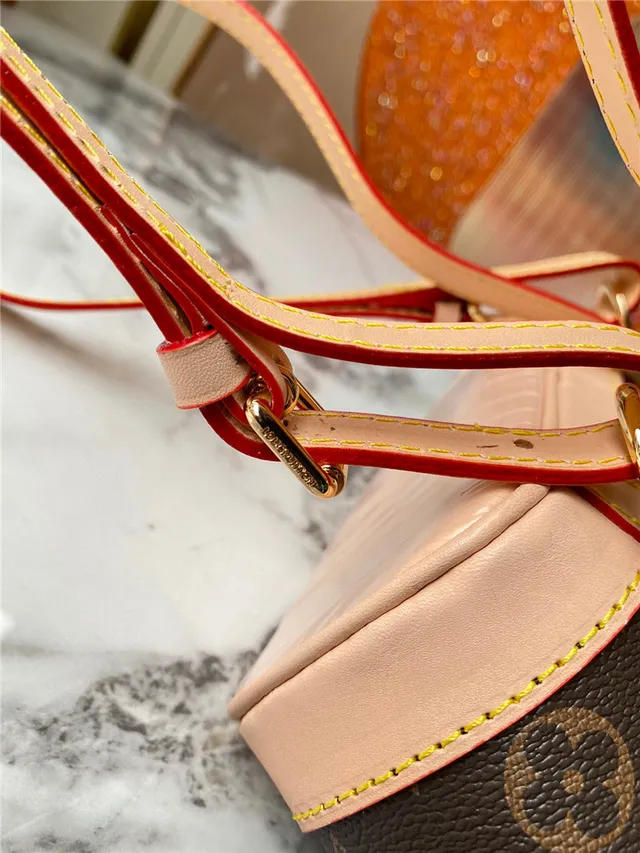 حقيبة ظهر صغيرة Louis Vuitton قماش مونوغرام بني بيج مع إغلاق سحب 4
