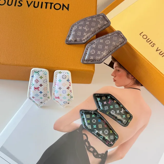 Louis Vuitton Brown Beige Monogrammed Leather Asymmetrical Diamond-Shaped Jewelry 2
